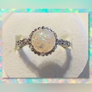 $4💍Elegant Silver Opal Ring💍New💍Size 7 $4 WHEN BUNDLED WITH 3 OR MORE ITEMS
